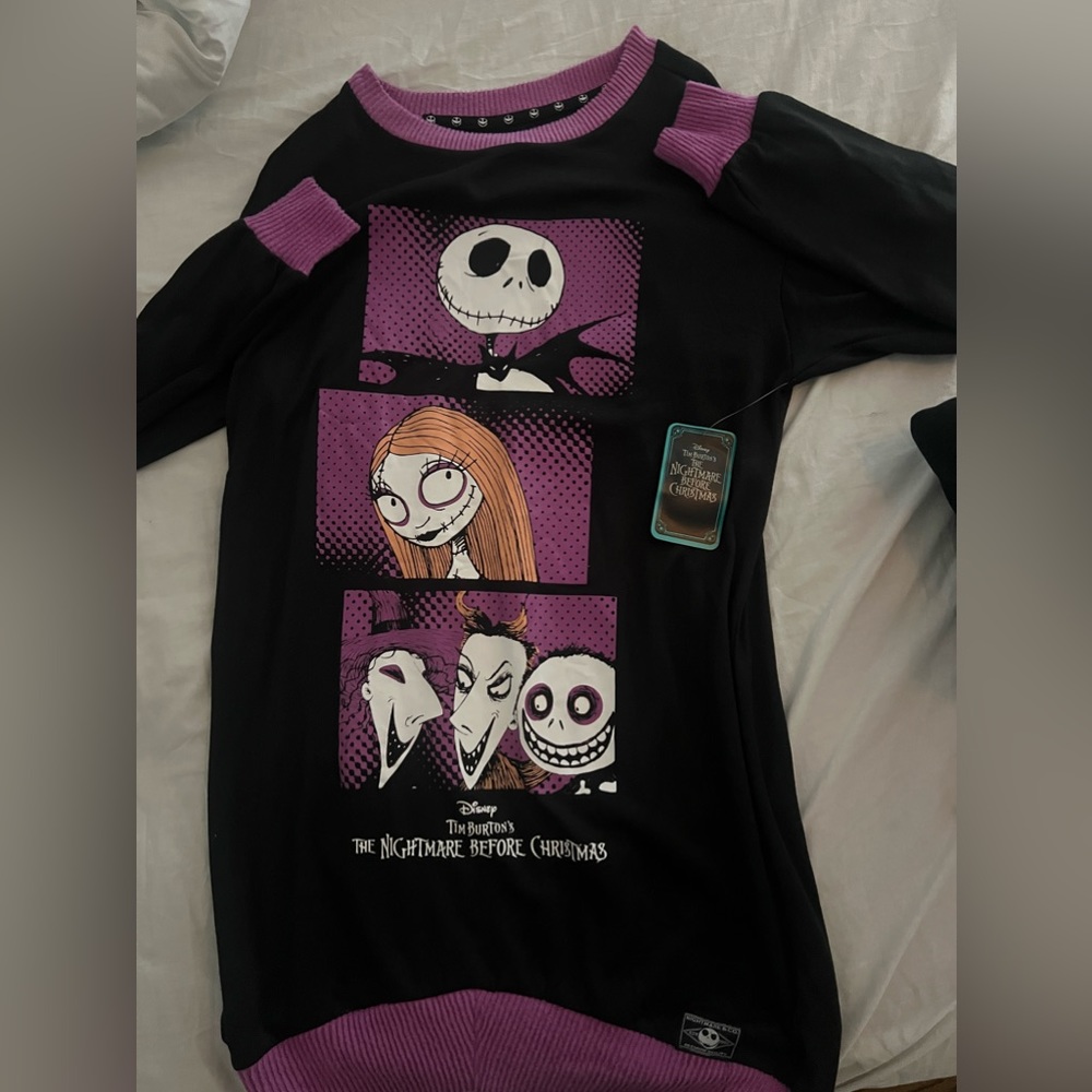 NIGHTMARE BEFORE CHRISTMAS SLEEP GOWN